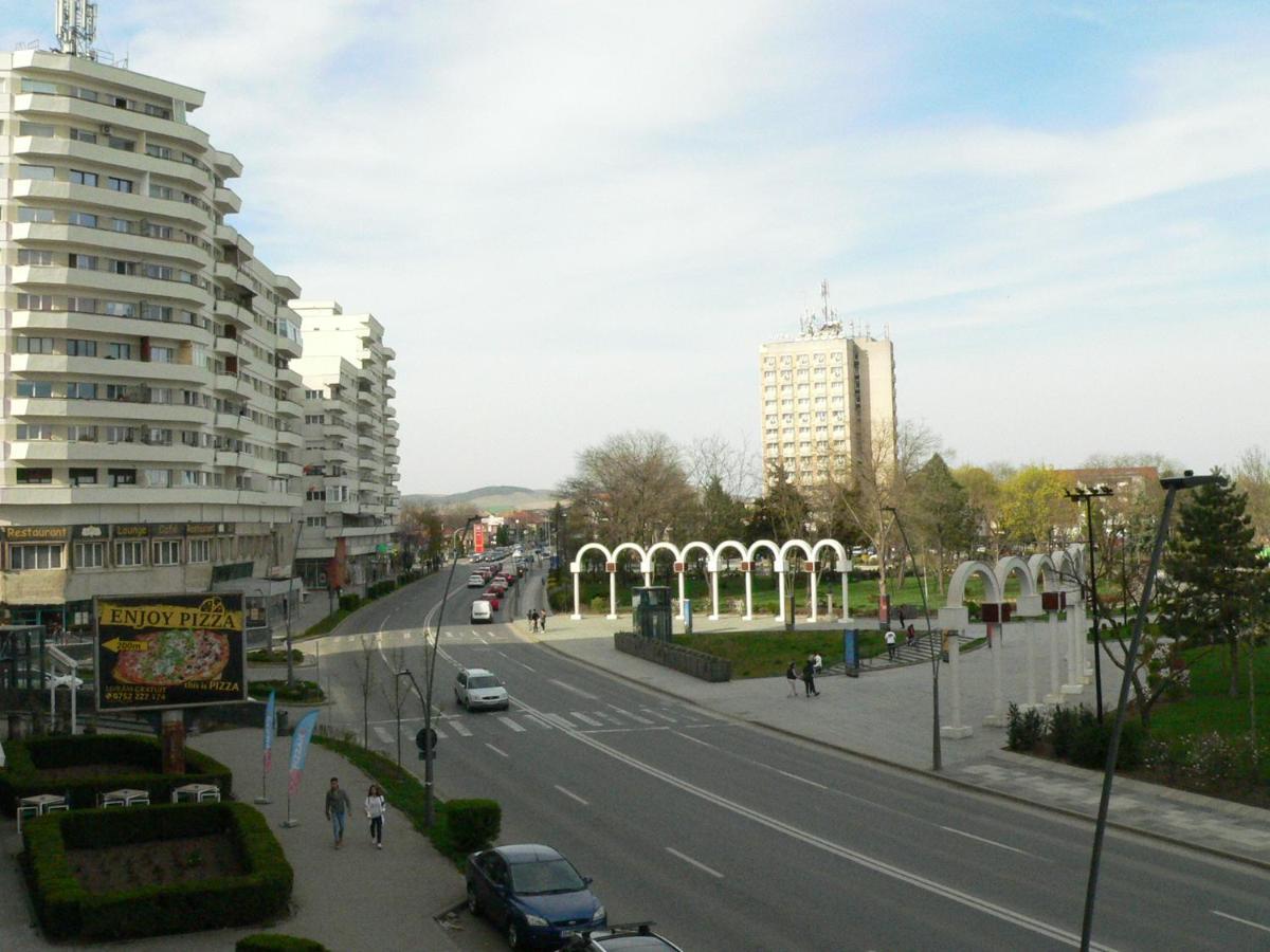 Studio Panoramic With Balcony And Parcul Unirii View Alba Iulia Ngoại thất bức ảnh