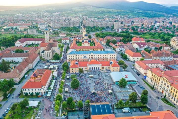 Studio Panoramic With Balcony And Parcul Unirii View Alba Iulia Ngoại thất bức ảnh